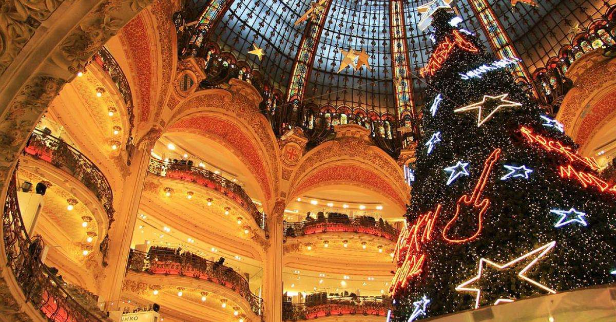 Prepare for a Christmas shopping in Paris Hotel Les Théâtres