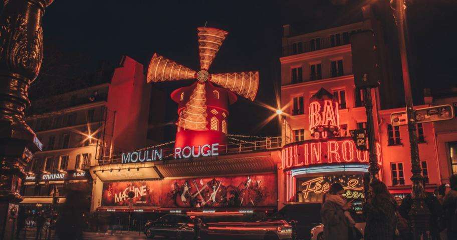 Open-air cinema at the Bar à Bulles