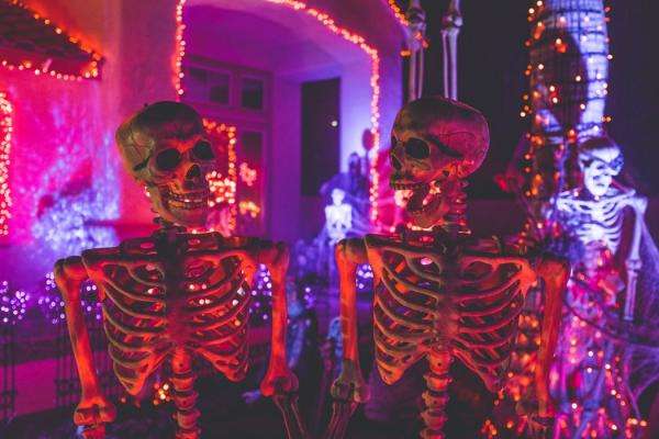 Celebrate Halloween at the Manoir de Paris