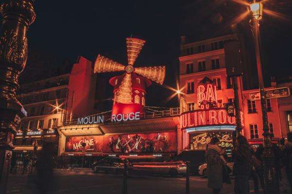 Open-air cinema at the Bar à Bulles