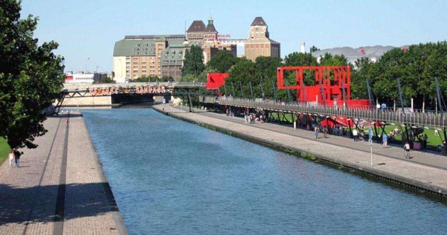 Open air cinema in La Villette - the magic of an outdoor canvas