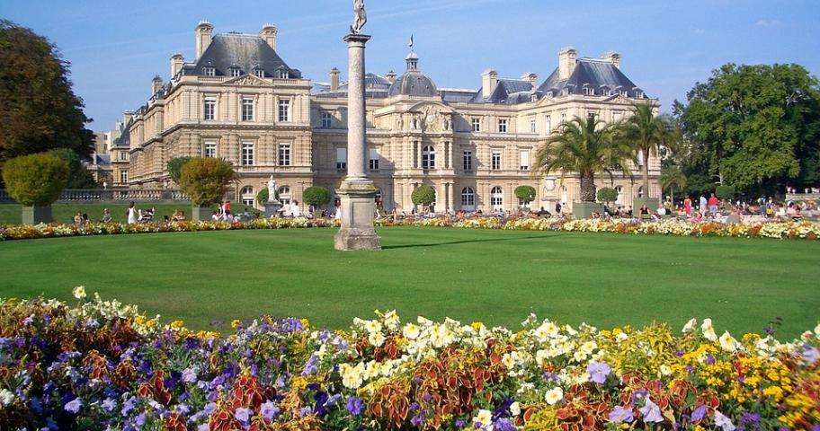 A walk in the gardens