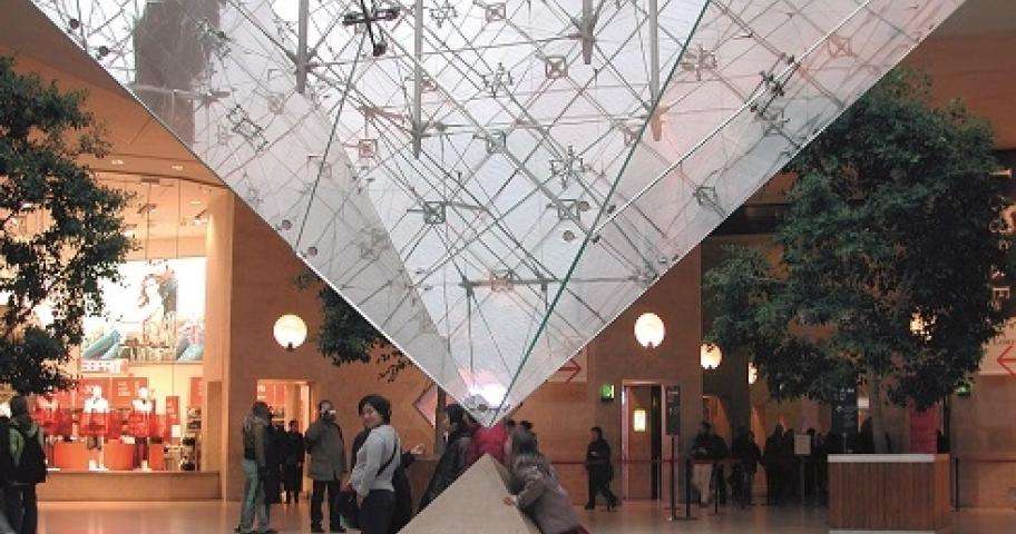 Everything For Your Wedding At The Carrousel du Louvre