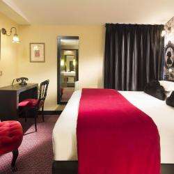 Hotel Les Théâtres Paris - Chambre déco rouge et noir